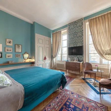 La Guylhostiere D'hotes, 4 Epis Gites De France, Demeure De Caractere Lyon